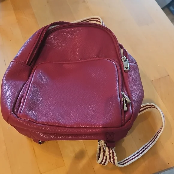 thirty-one | Bags | Thirtyone Maroon Backpack With 
